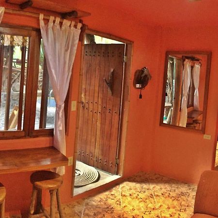 Lonesome George Ecolodge Puerto Ayora  Room photo