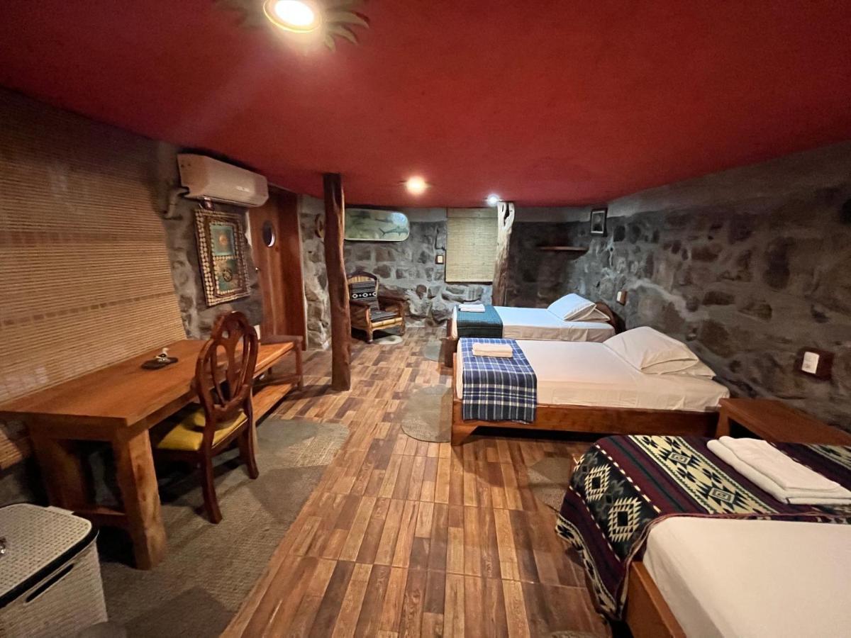 Lonesome George Ecolodge Puerto Ayora  Exterior photo