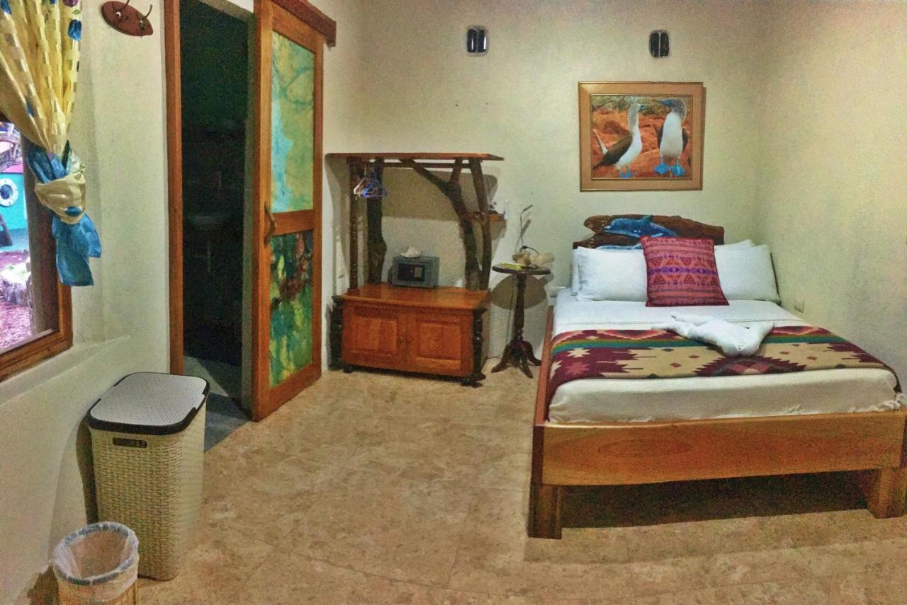 Lonesome George Ecolodge Puerto Ayora  Exterior photo